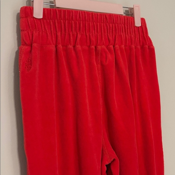 Free People FP movement Friday Love red velvet joggers size small - Picture 6 of 9